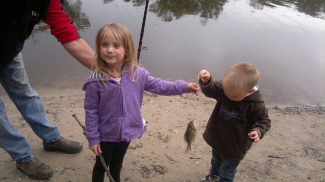 Even the kids love fishing ;o)))) Moore river WA